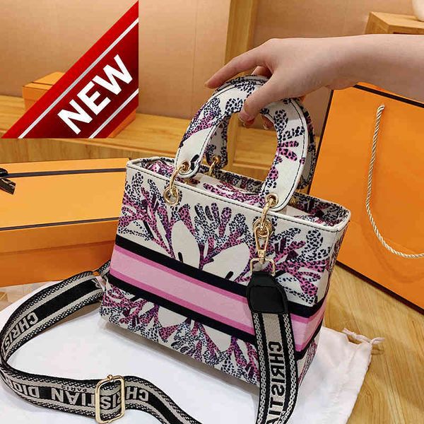 factory direct sale diana 2022 new summer female msenger portable swomen fashion digner bagukoo
factory direct sale diana 2022 new summer female msenger portable swomen fashion digner bagukoo