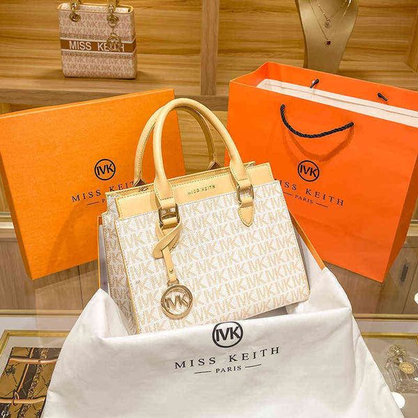designer 2022 luxury women leather biirkens keelis new bag women's fashion handbag simple middle-aged atmosphere mother's luxury
designer 2022 luxury women leather biirkens keelis new bag women's fashion handbag simple middle-aged atmosphere mother's luxury