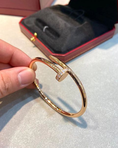 high-end women's bangle bracelets designer fashion design luxury diamond inlaid sterling silver woman jewelry party wedding, Black
high-end women's bangle bracelets designer fashion design luxury diamond inlaid sterling silver woman jewelry party wedding, Black