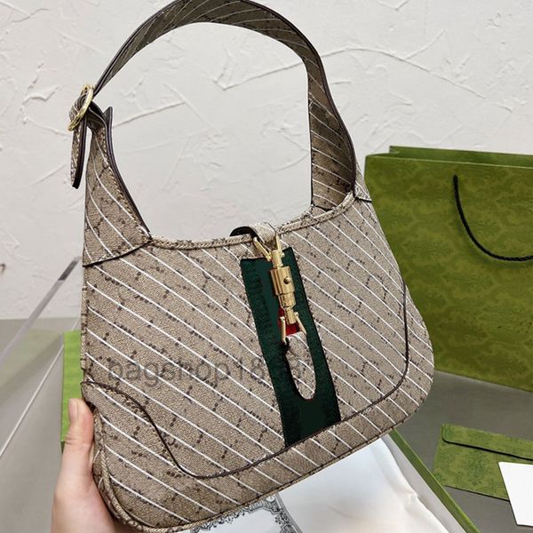 22s designer bag bags axillary shoulder bag handbags women half moon purse vintage old flower stripe letter print adjustable strap hardware
22s designer bag bags axillary shoulder bag handbags women half moon purse vintage old flower stripe letter print adjustable strap hardware