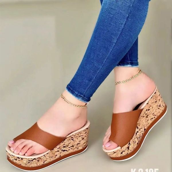 2022 summer slippers women indoor outdoor flip-flops beach open toe slippers 2022 fashion designer wedges flats platfrom shoes, Black
2022 summer slippers women indoor outdoor flip-flops beach open toe slippers 2022 fashion designer wedges flats platfrom shoes, Black