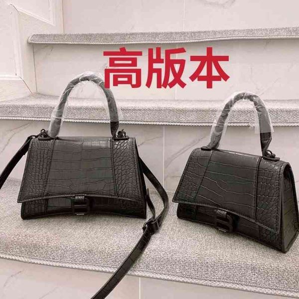 women luxury designer bag balenicagas 2022 new women's calf crescent messenger hourglass portable high-end fashion
women luxury designer bag balenicagas 2022 new women's calf crescent messenger hourglass portable high-end fashion