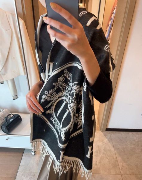 winter scarf fashion scarf exquisite double-sided jacquard scarf classic design long scarfs, Blue;gray
winter scarf fashion scarf exquisite double-sided jacquard scarf classic design long scarfs, Blue;gray