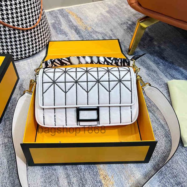 designer bag quality high tiger pattern baguette women leather shoulder bags flap designer lady purse
designer bag quality high tiger pattern baguette women leather shoulder bags flap designer lady purse