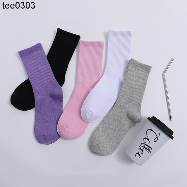 men's socks black and white solid color men's and women's fashion spring and autumn cotton middle tube casual sports stocking
men's socks black and white solid color men's and women's fashion spring and autumn cotton middle tube casual sports stocking