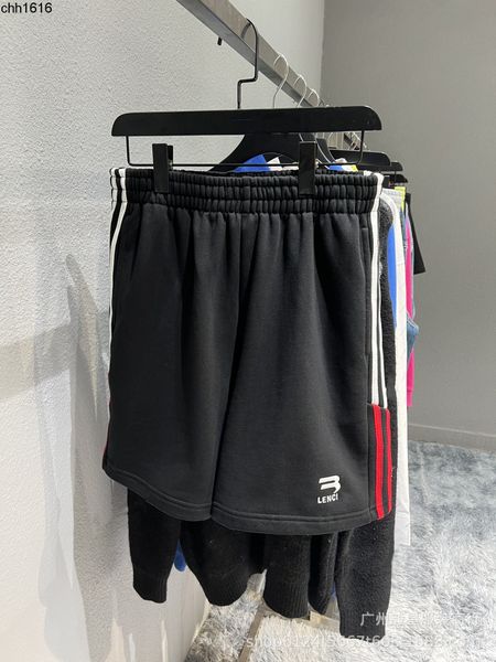 high version 22ss summer new vertical bar hem hook embroidery letter printing couple casual loose shorts, White;black
high version 22ss summer new vertical bar hem hook embroidery letter printing couple casual loose shorts, White;black