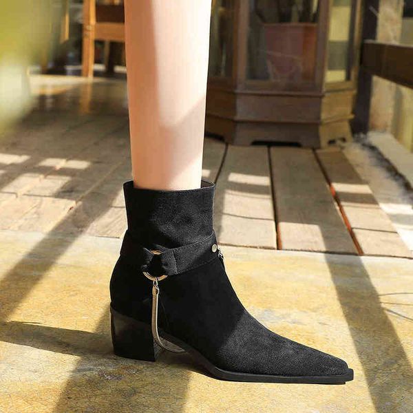 009-19 sandals knight boots thick heel high metal chain decorative pointed suede fashion short, Black
009-19 sandals knight boots thick heel high metal chain decorative pointed suede fashion short, Black
