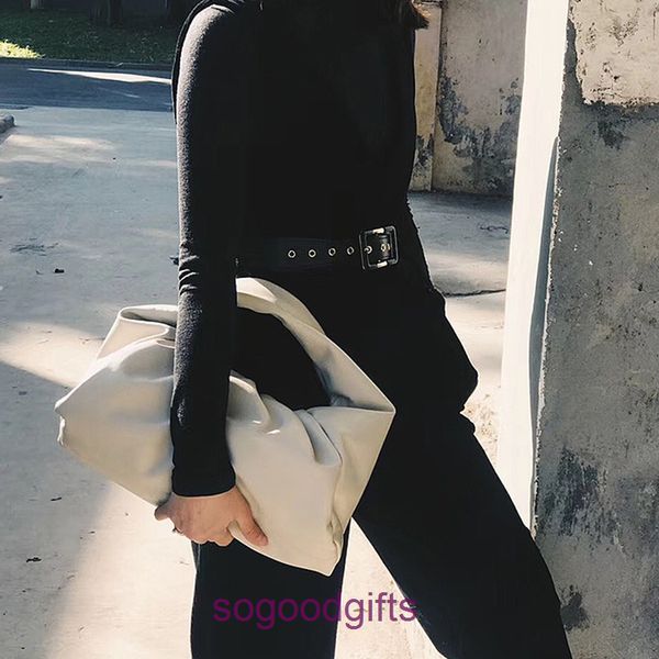 pouch bag designer bottegas handbags women venetas clutch bags leather women's bag fashion large capacity croissant fold leather clip u
pouch bag designer bottegas handbags women venetas clutch bags leather women's bag fashion large capacity croissant fold leather clip u
