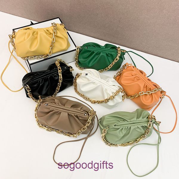 pouch bag designer bottegas handbags women venetas clutch bags net red cloud bag m rity women 2022 new fashion thick chain women's hand
pouch bag designer bottegas handbags women venetas clutch bags net red cloud bag m rity women 2022 new fashion thick chain women's hand