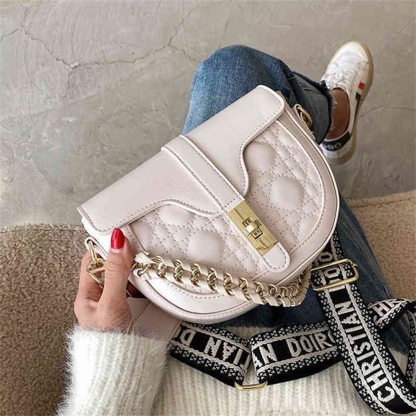 59% off shoulder bags on sell wide strap small chain saddle versatile handbag lingge single messenger
59% off shoulder bags on sell wide strap small chain saddle versatile handbag lingge single messenger