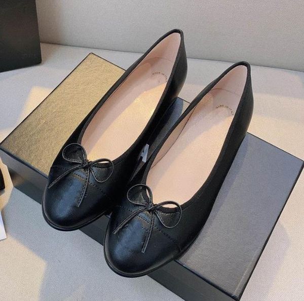 designer pumps genuine leather pearl high heels flats shoes ol dress shoes lady beige white black single shoes with box
designer pumps genuine leather pearl high heels flats shoes ol dress shoes lady beige white black single shoes with box