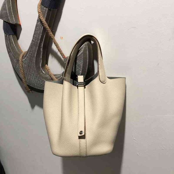 handbag designer herme ladies 2022 new color matching vegetable basket bag leather bu et lychee pattern head
handbag designer herme ladies 2022 new color matching vegetable basket bag leather bu et lychee pattern head