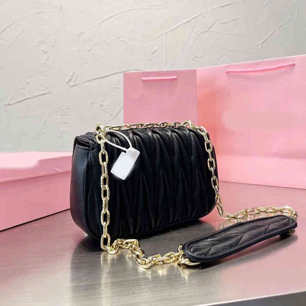 shoulder bags crossbody women wrinkled leather purse high qulity vintage brushed metal handbag chain pleated lady clutch
shoulder bags crossbody women wrinkled leather purse high qulity vintage brushed metal handbag chain pleated lady clutch