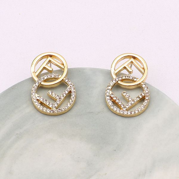 18k gold plated 925 silver luxury brand designers retro chain double letters stud geometric famous women crystal rhinestone round earring we, Golden;silver
18k gold plated 925 silver luxury brand designers retro chain double letters stud geometric famous women crystal rhinestone round earring we, Golden;silver