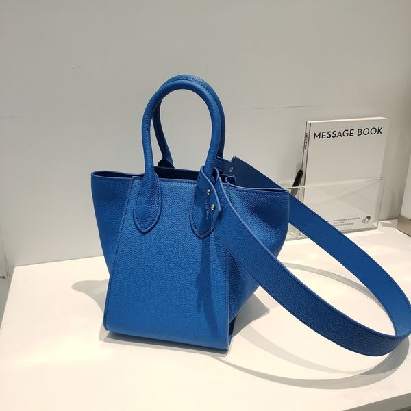bucket bag togo cowhide vegetable basket messenger bag large capacity commuter handbag women bags
bucket bag togo cowhide vegetable basket messenger bag large capacity commuter handbag women bags