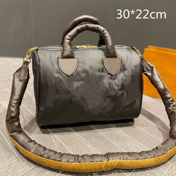 designer bag duffle classic luxury bags travel flowers luggage fashion handbag crossbody shoulder large capacity sport tote man woman
designer bag duffle classic luxury bags travel flowers luggage fashion handbag crossbody shoulder large capacity sport tote man woman