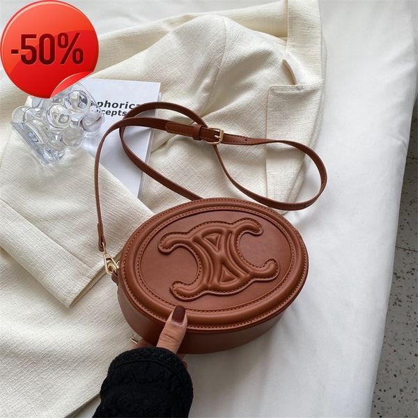 designer clutch bag purses ladies handbags evening clutches 2022 new small round triumphal arch moon mini single shoulder
designer clutch bag purses ladies handbags evening clutches 2022 new small round triumphal arch moon mini single shoulder