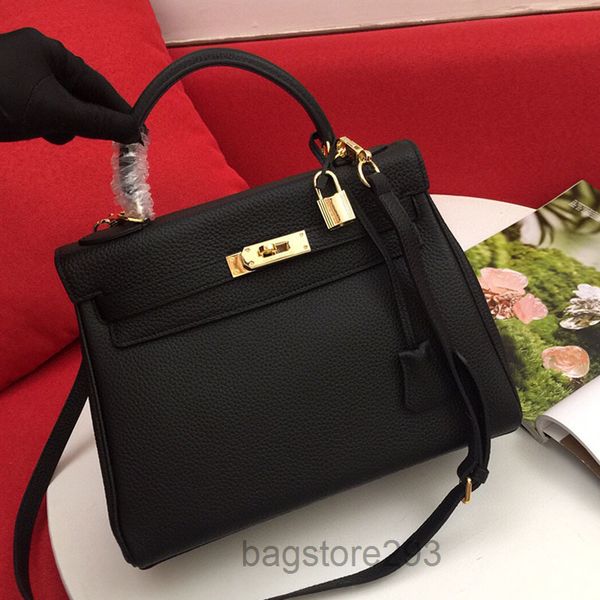 handbag tote bag women crossbody bags genuine leather gold hardware key latch removable strap fashion letters classic shoulder b
handbag tote bag women crossbody bags genuine leather gold hardware key latch removable strap fashion letters classic shoulder b
