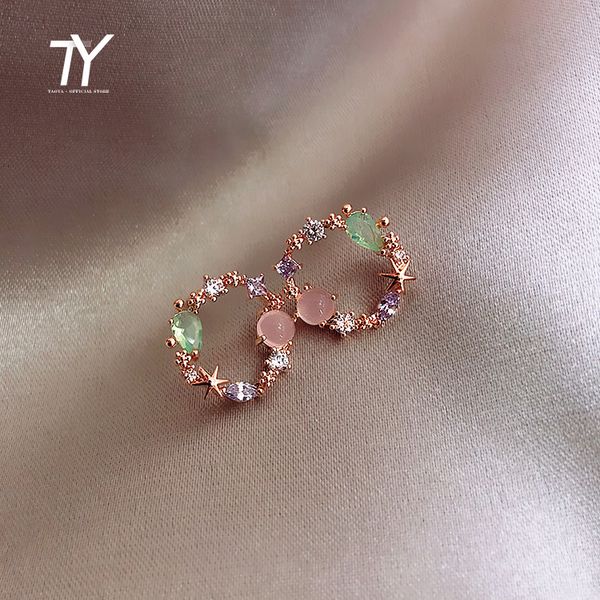 elegant flower pink stone metal wreath earrings for woman fashion korean jewelry 2020 new luxury party girl's simple earrings, Golden;silver
elegant flower pink stone metal wreath earrings for woman fashion korean jewelry 2020 new luxury party girl's simple earrings, Golden;silver