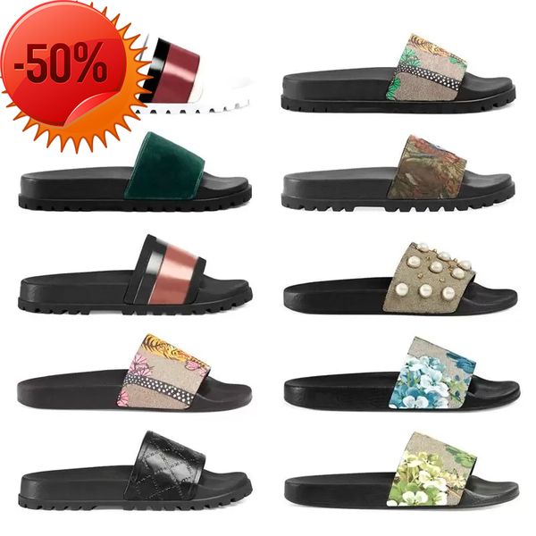 2022 designers slippers for men women floral slides woman flats platform sandals rubber brocade gear sole mule flip flops striped beach, Black
2022 designers slippers for men women floral slides woman flats platform sandals rubber brocade gear sole mule flip flops striped beach, Black