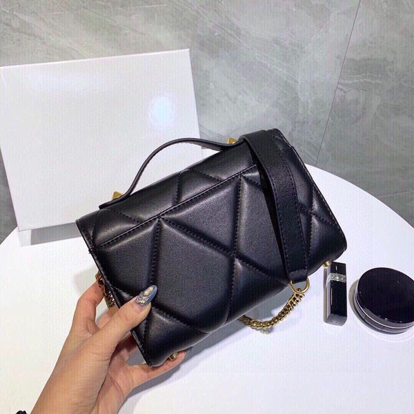 paris brand women's messenger bag with chains handbags card holder lady's wallet fashion genuine leather luxury female small shoul
paris brand women's messenger bag with chains handbags card holder lady's wallet fashion genuine leather luxury female small shoul