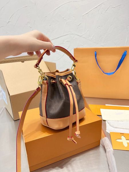 women's bag designer fashion 1v mini size 16x13x10cm color-changing leather drawstring bucket bag
women's bag designer fashion 1v mini size 16x13x10cm color-changing leather drawstring bucket bag
