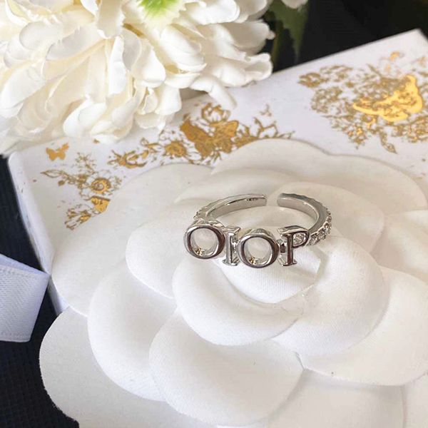 2022 fashion love ring designer silver letter rings bague for lady women party wedding lovers gift engagement jewelry
2022 fashion love ring designer silver letter rings bague for lady women party wedding lovers gift engagement jewelry