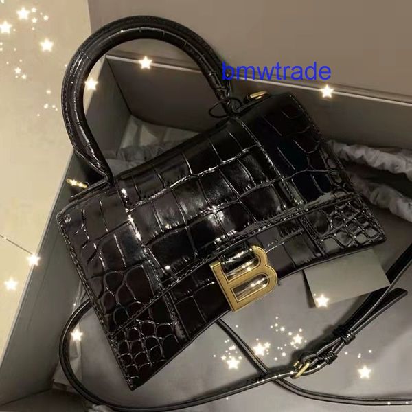 luxury designer handbags balencaigas's hourglass bags ladies shoulder crossbody 2022 new family crocodile hourglass bag mini same versa
luxury designer handbags balencaigas's hourglass bags ladies shoulder crossbody 2022 new family crocodile hourglass bag mini same versa