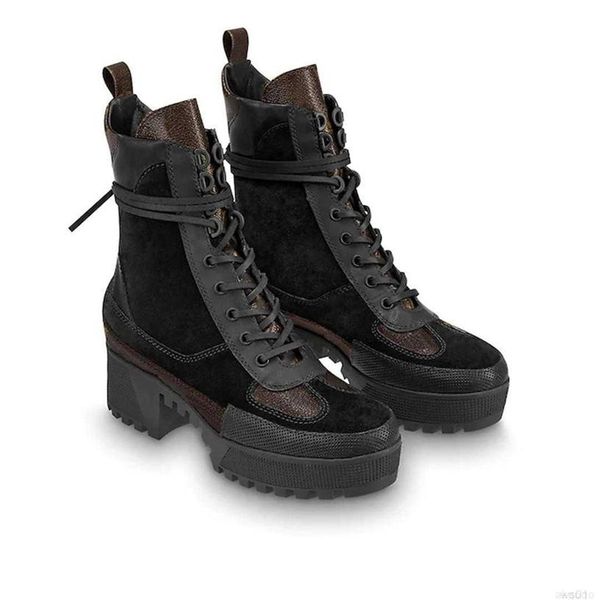 2022 luxury laureate platform desert boots 1a41qd 1a43lp black heart boot overcloud high flat booties brand martin shoes with box312l
2022 luxury laureate platform desert boots 1a41qd 1a43lp black heart boot overcloud high flat booties brand martin shoes with box312l