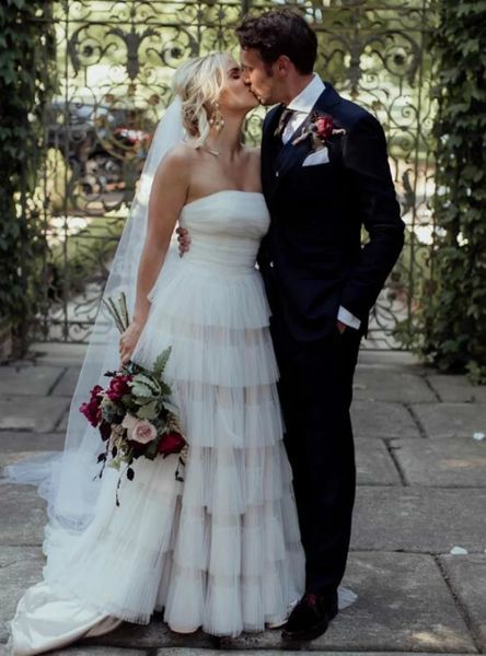 2023 strapless pleats a-line wedding dresses ruffles tulle bridal gowns spring long robe de marriage, White
2023 strapless pleats a-line wedding dresses ruffles tulle bridal gowns spring long robe de marriage, White