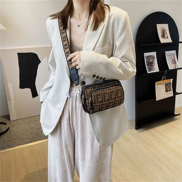 59% off shoulder bags on sell designer women's foreign style mobile phone hand holding small square single messenger
59% off shoulder bags on sell designer women's foreign style mobile phone hand holding small square single messenger