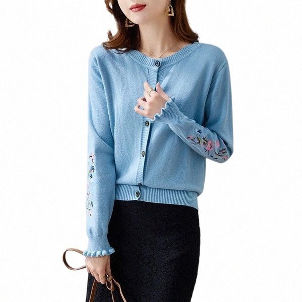 women's sweaters 2021 autumn winter sweater cardigan embroidery floral button woman elegant office lady knitted slim short coat l6x6#, White;black
women's sweaters 2021 autumn winter sweater cardigan embroidery floral button woman elegant office lady knitted slim short coat l6x6#, White;black