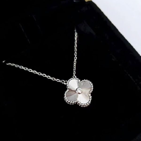classic designer women's necklace luxury shell pendant 18k gold 4 leaf grass girl valentine's day love gift 316l stainless steel j, Silver
classic designer women's necklace luxury shell pendant 18k gold 4 leaf grass girl valentine's day love gift 316l stainless steel j, Silver