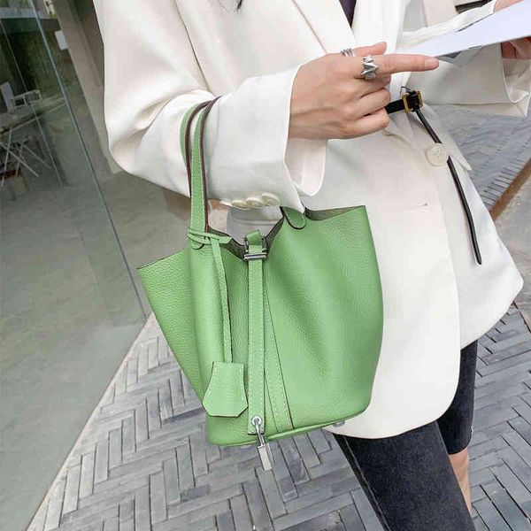 fashion women's herme bags vegetable basket bu et 2022 new leather soft casual hand versatile and simple
fashion women's herme bags vegetable basket bu et 2022 new leather soft casual hand versatile and simple