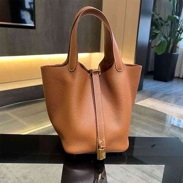 handbag designer herme ladies french wax thread hand sewn vegetable basket bag original tc cowhide bu et lychee pattern high-end leather wom
handbag designer herme ladies french wax thread hand sewn vegetable basket bag original tc cowhide bu et lychee pattern high-end leather wom