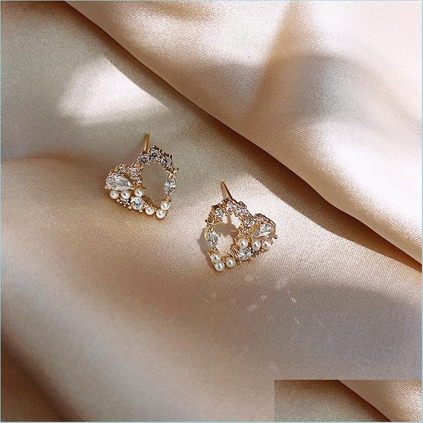 stud love pearl stud earrings simple cold temperament female 2021 tide personality elegant trend earring 2505 y2 drop del dhseller2010 dhji4, Golden;silver
stud love pearl stud earrings simple cold temperament female 2021 tide personality elegant trend earring 2505 y2 drop del dhseller2010 dhji4, Golden;silver