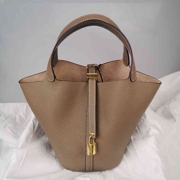 bag designer fashion herme ladies new layer cowhide leather portable middle-aged mother's bag simple
bag designer fashion herme ladies new layer cowhide leather portable middle-aged mother's bag simple