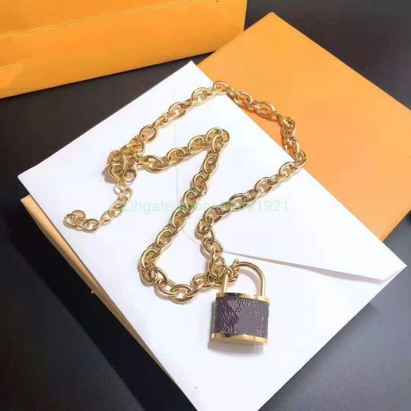 2023 women designer pendant necklaces earrings bracelet lock jewelry suit rose gold silver fashion style holiday gifts jewelry pendant neckl
2023 women designer pendant necklaces earrings bracelet lock jewelry suit rose gold silver fashion style holiday gifts jewelry pendant neckl