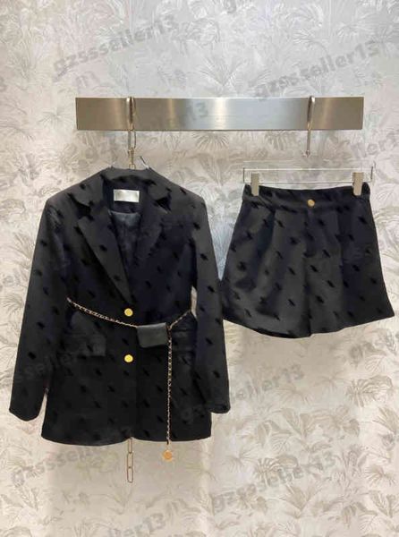 womens two pieces pants designer flocked letter logo print suit two-piece sets flocked fabric lapels two-button blazer and shorts suits 0912, White
womens two pieces pants designer flocked letter logo print suit two-piece sets flocked fabric lapels two-button blazer and shorts suits 0912, White
