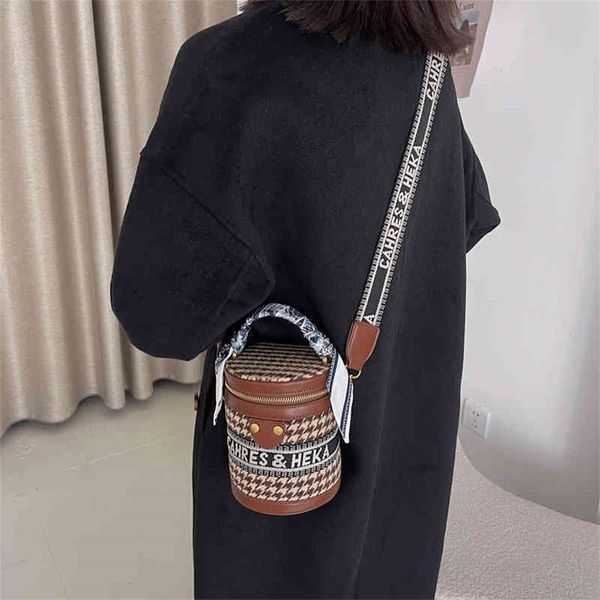 59% off shoulder bags on sell designer minority hand high sense bucket leisure versatile messenger single women's
59% off shoulder bags on sell designer minority hand high sense bucket leisure versatile messenger single women's