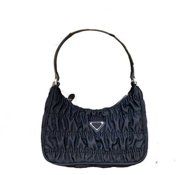 2021 ladies pleated messenger bag one shoulder men's nylon handbag selling girl hobo wallet
2021 ladies pleated messenger bag one shoulder men's nylon handbag selling girl hobo wallet