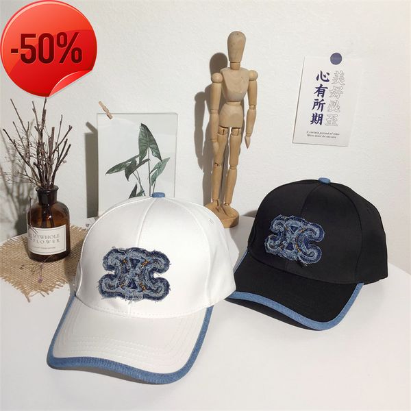 designer brand new men's and women's hats quality trend alphabet cap circumference sun shading tongue, Blue;gray
designer brand new men's and women's hats quality trend alphabet cap circumference sun shading tongue, Blue;gray