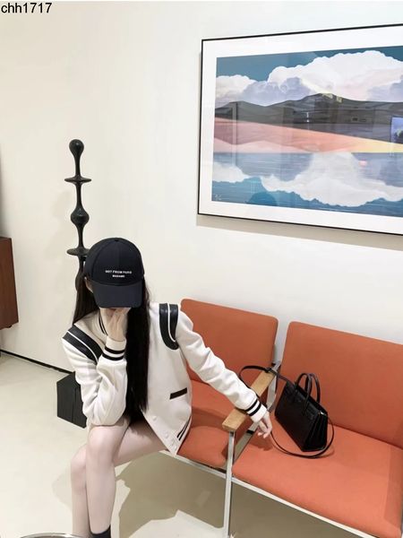 women jackets early autumn new fashion casual shoulder collar design men and women's classic baseball coat, Black;brown
women jackets early autumn new fashion casual shoulder collar design men and women's classic baseball coat, Black;brown