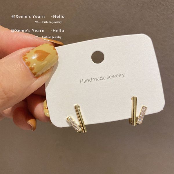 design sense mini exquisite geometry gold colouy stud earrings simple accessories for womans 2022 korean fashion jewelry party, Golden;silver
design sense mini exquisite geometry gold colouy stud earrings simple accessories for womans 2022 korean fashion jewelry party, Golden;silver