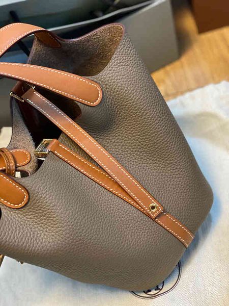 fashion women's bags herme original factory aima litchi skin togo kraft vegetable basket bu et bag leather women's
fashion women's bags herme original factory aima litchi skin togo kraft vegetable basket bu et bag leather women's