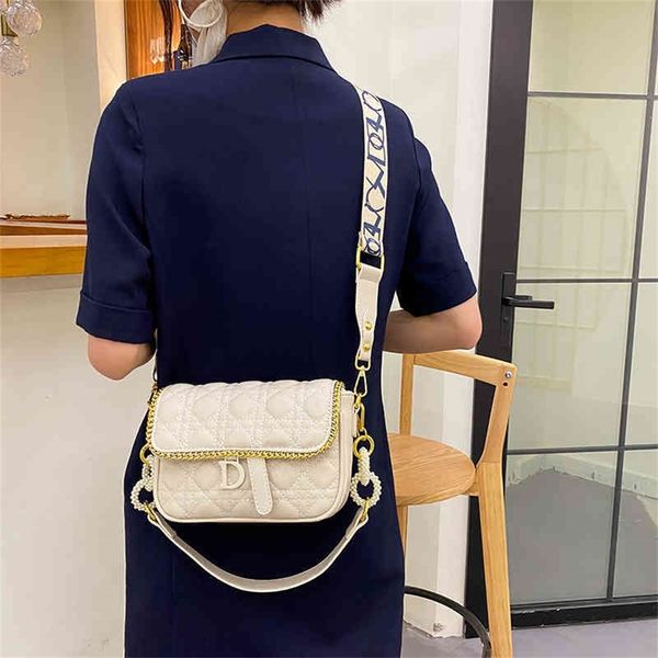59% off shoulder bags on sell designer lingge messenger women's wide belt korean version simple trend single underarm small
59% off shoulder bags on sell designer lingge messenger women's wide belt korean version simple trend single underarm small