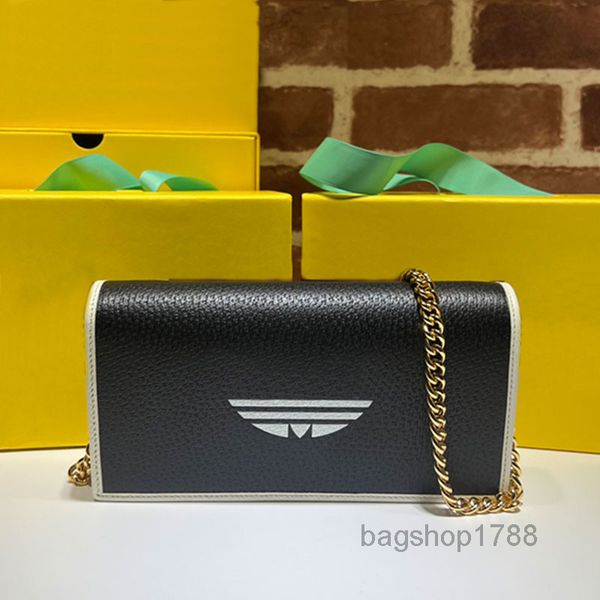 evening bags chain crossbody bags co-branded flap handbags purse genuine leather fashion letters inside credit card holder wome
evening bags chain crossbody bags co-branded flap handbags purse genuine leather fashion letters inside credit card holder wome