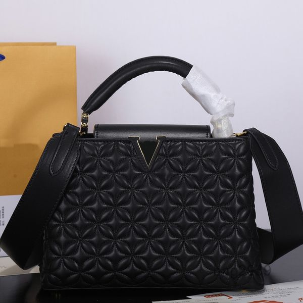 evening bags cowhide classic capucines handbag tote bag embroidery pattern wide shoulder strap crossbody bags solid color good quality 27cm
evening bags cowhide classic capucines handbag tote bag embroidery pattern wide shoulder strap crossbody bags solid color good quality 27cm
