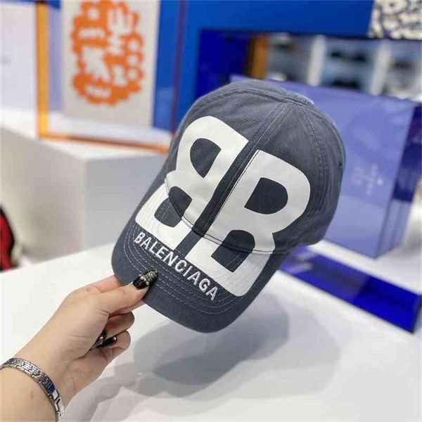 ball paris caps balenciga balencaigass autumn aristocratic men's family and new women's trend duck tongue hat big double b graffit, Blue;gray
ball paris caps balenciga balencaigass autumn aristocratic men's family and new women's trend duck tongue hat big double b graffit, Blue;gray