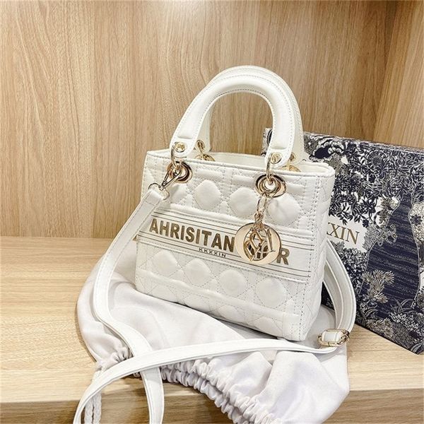 59% off evening bags factory online women's bags can be customized mixed batches and american net red versatile portable goddess
59% off evening bags factory online women's bags can be customized mixed batches and american net red versatile portable goddess